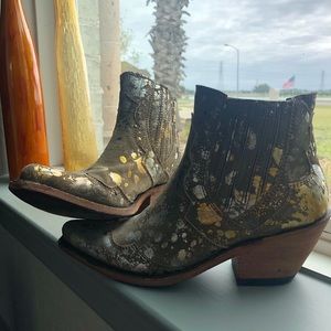 METALLIC splatter leather ANKLE BOOTIES!